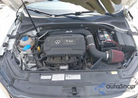 2017 Volkswagen Passat 1.8T R-Line z USA, uszkodzony, nr VIN 1VWDT7A35HC074645